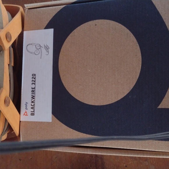 Poly Blackwire 3200 Series Headset NWT - Picture 3 of 3